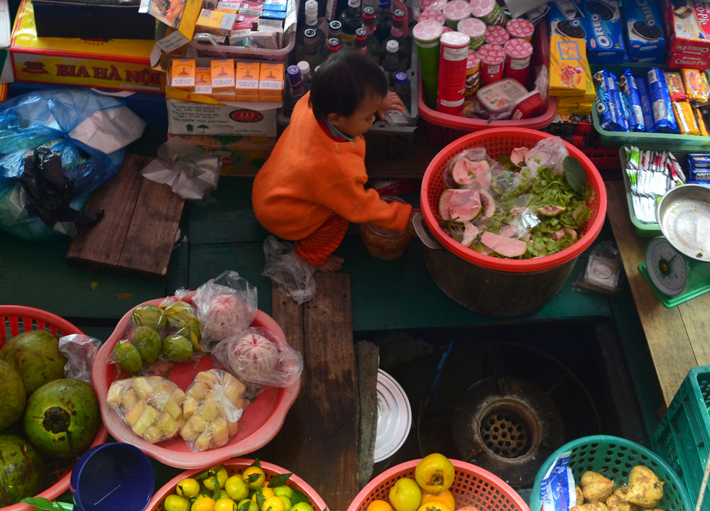 Selling from Boats, Best Halong Bay Overnight Cruise Tours from Hanoi