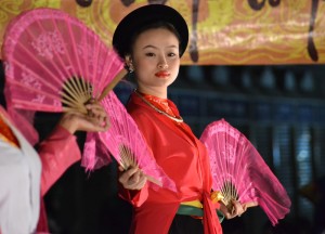 Beautiful Vietnamese Dress, Hanoi Night Market, Hang Dao, Weekend Nightlife