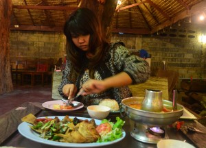 Rural Thai Restuarants Night Life Restaurants, Living in Thailand, Nang Rong, Simple life Rural Thailand